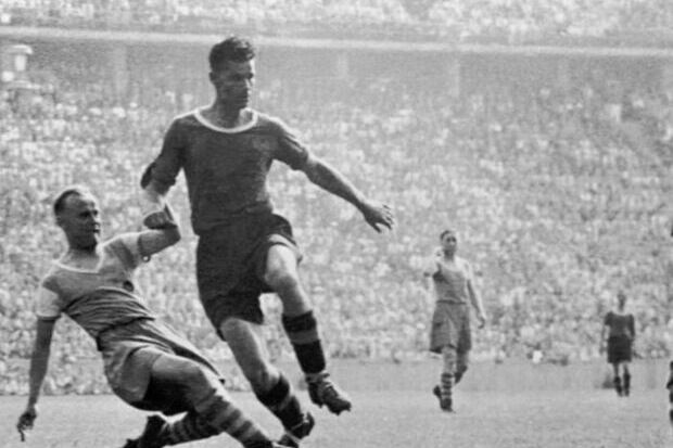 O hat-trick que deu o ttulo alemo ao Rapid Viena em plena ascenso nazista